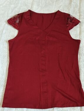 SHEIN Burgundy Lace Cap-Sleeve V-Neck Tank Top